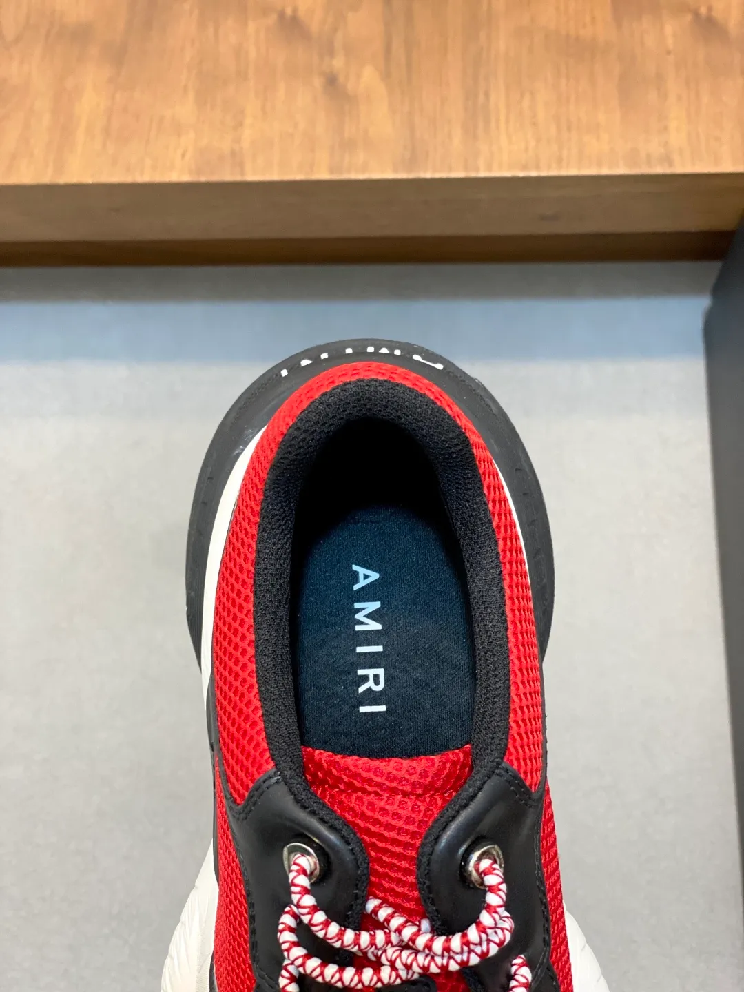 💰740 AMIRI's new men's casual sports shoes, made of first-layer cowhide leather uppers and spliced ​​with original breathable mesh, rich in three-dimensionality, contrasting color design, simple style, fashionable and sporty, breathable mesh lining, original ultra-light outsole, a must-have item for daily leisure! Size: 38-45 (38, 45 customized)